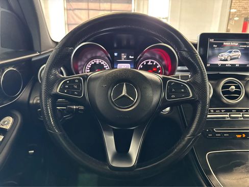 Used 2018 Mercedes-Benz GLC 300 4MATIC image 22