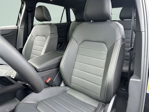 New 2026 Volkswagen Atlas Cross Sport SEL image 11