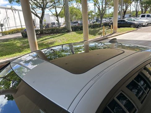 Used 2022 BMW 230i Coupe w/ Premium Package 2 RWD image 17