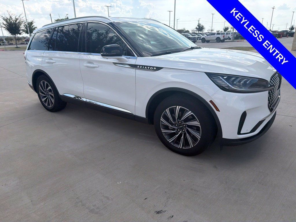 Used 2026 Lincoln Aviator 2WD image 8