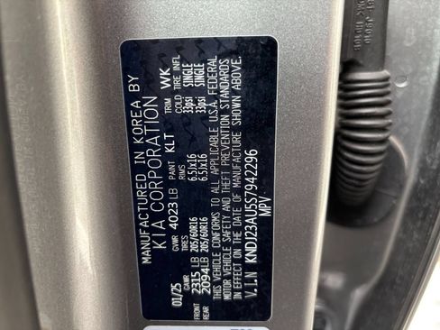 Used 2025 Kia Soul LX w/ LX Technology Package FWD image 27