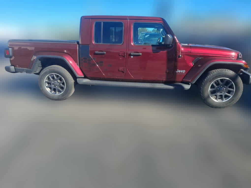 Used 2021 Jeep Gladiator Overland AWD/4WD image 2