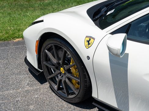 Used 2022 Ferrari F8 Tributo RWD image 11