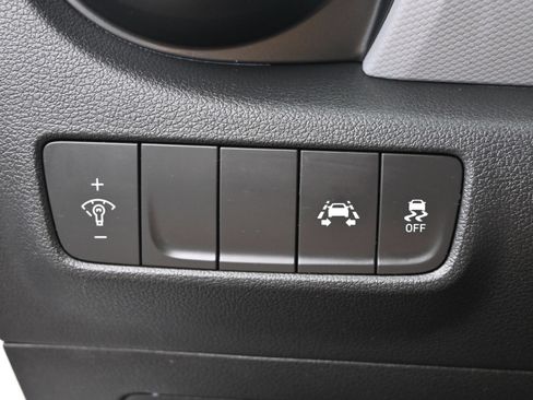 Used 2021 Hyundai Kona SE FWD image 12