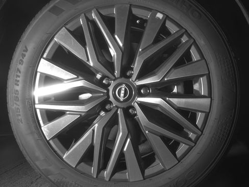 Used 2025 Nissan Altima 2.5 SV FWD image 13