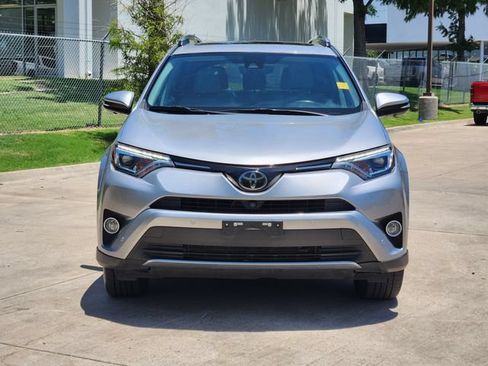 Used 2018 Toyota RAV4 Limited w/ Advanced Technology Package FWD image 2