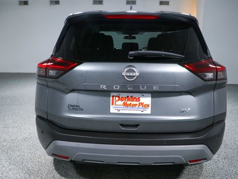 Used 2023 Nissan Rogue SV FWD image 8