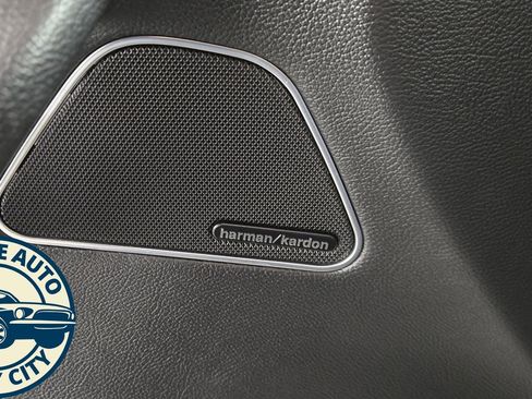 Used 2019 Maserati Levante Base image 26