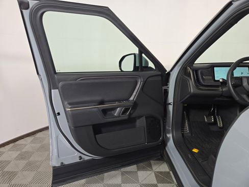 Used 2024 Rivian R1S Adventure AWD/4WD image 16