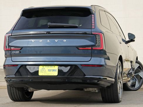 Used 2025 Volvo EX90 Ultra AWD/4WD image 5