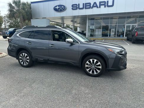 Used 2025 Subaru Outback Touring image 3