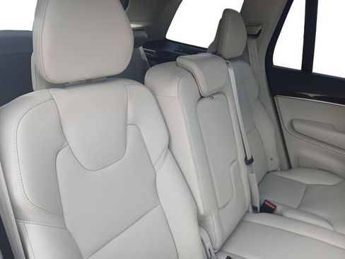 Used 2019 Volvo XC90 T5 Momentum w/ Advanced Package image 17