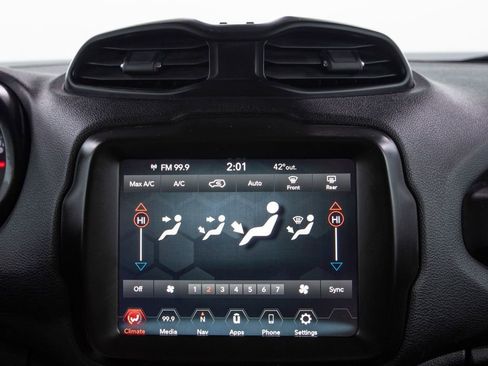 Used 2023 Jeep Renegade Latitude image 26