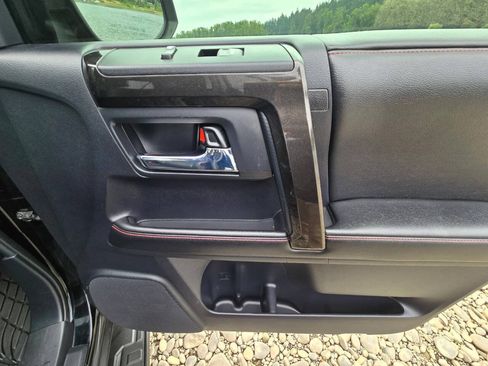 Used 2015 Toyota 4Runner Trail Premium AWD/4WD image 28
