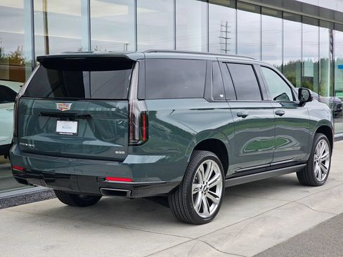 New 2026 Cadillac Escalade ESV Sport w/ Touring Package AWD/4WD image 5