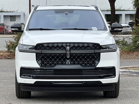 New 2025 Lincoln Navigator Reserve w/ Jet Appearance Package image 3