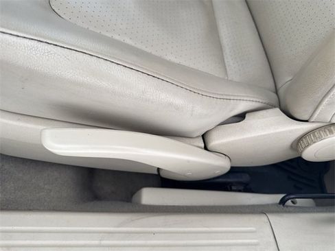 Used 2008 Volkswagen Beetle S image 10