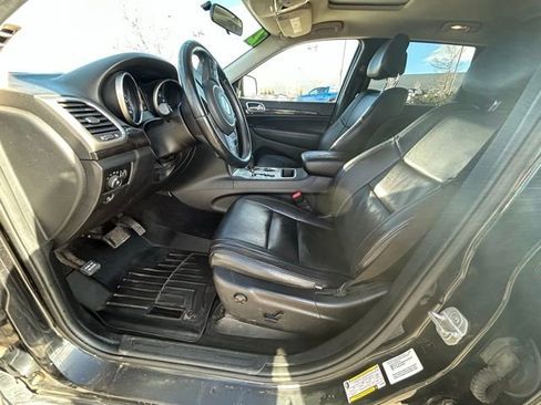 Used 2012 Jeep Grand Cherokee Laredo w/ Laredo E Group image 12