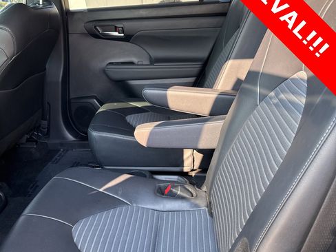 Used 2024 Toyota Highlander XSE image 10