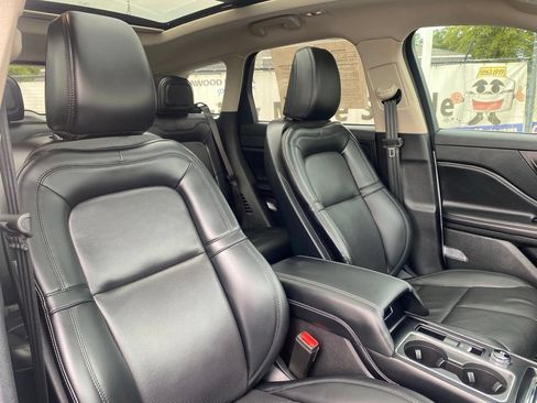 Used 2025 Lincoln Corsair Reserve AWD/4WD image 16