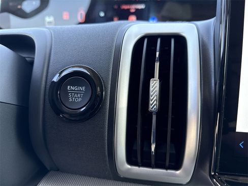 New 2025 Ford Expedition Active image 33