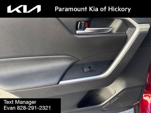 Used 2020 Toyota RAV4 XLE Premium image 12