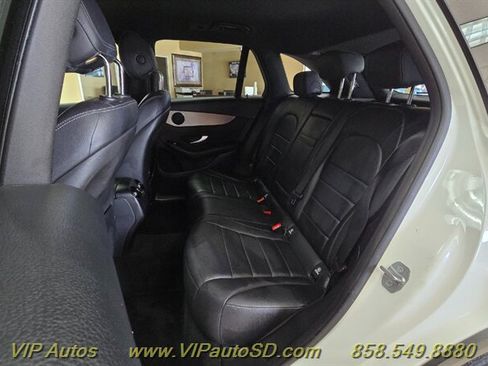 Used 2019 Mercedes-Benz GLC 300 4MATIC image 16