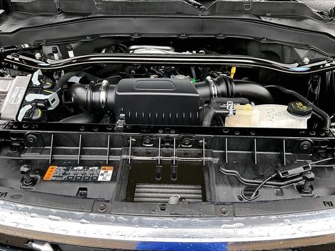 Certified 2025 Ford Explorer Platinum w/ Ultimate Package AWD/4WD image 32