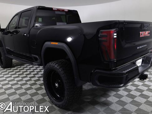 Used 2025 GMC Sierra 2500 AT4 w/ AT4 Premium Plus Package AWD/4WD image 9