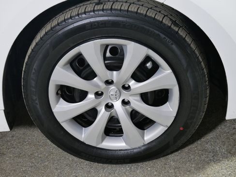 Used 2024 Toyota Corolla LE image 15