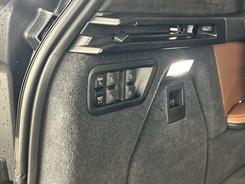 Used 2025 BMW X7 M60i w/ Climate Comfort Package AWD/4WD image 43