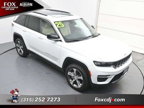 Used 2025 Jeep Grand Cherokee Limited AWD/4WD image 27