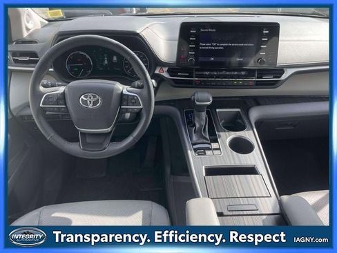 Certified 2024 Toyota Sienna Limited image 14