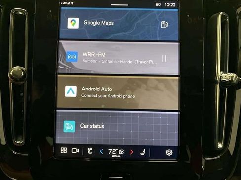 Used 2025 Volvo XC40 B5 Plus image 36