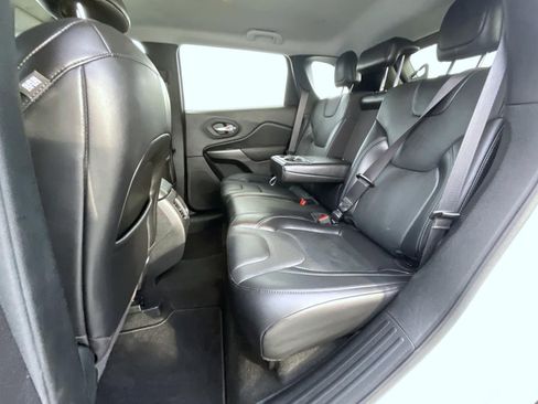 Used 2020 Jeep Cherokee Limited image 19