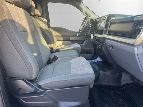 Used 2024 Ford F350 XLT w/ Snow Plow/Camper Package image 15