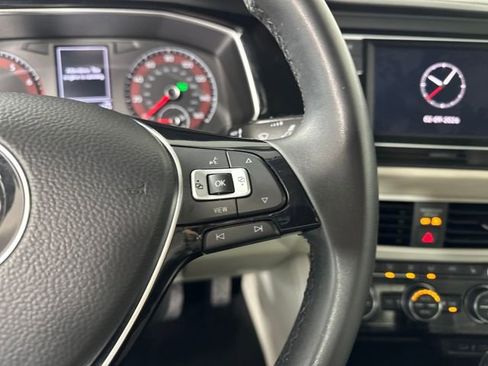 Used 2020 Volkswagen Jetta SE image 16