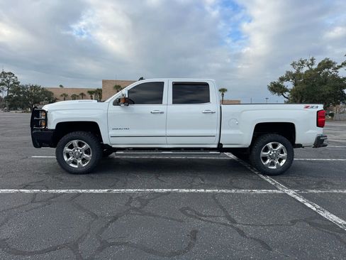 Used 2019 Chevrolet Silverado 2500 LTZ w/ Duramax Plus Package image 10