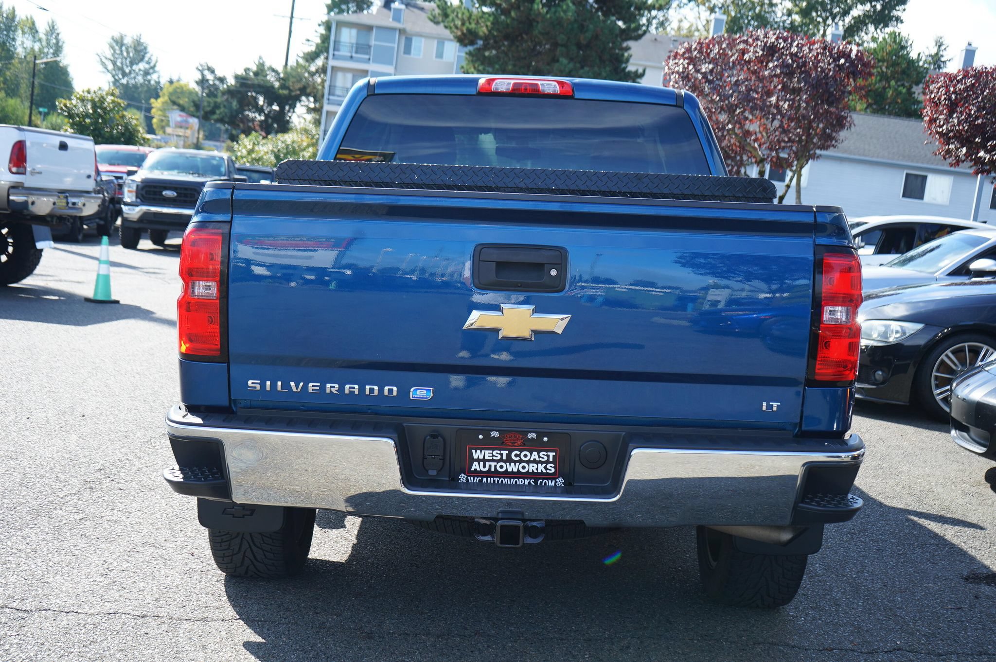 Used 2018 Chevrolet Silverado 1500 LT w/ LT Eassist Package AWD/4WD image 4