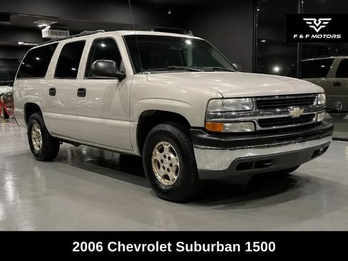 Used 2006 Chevrolet Suburban LS w/ Smart Select Package AWD/4WD image 1
