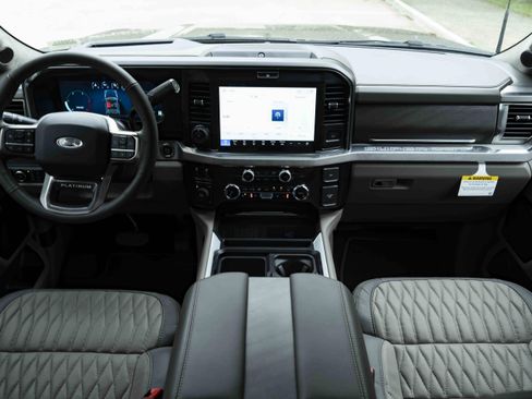 Used 2026 Ford F450 Platinum w/ Platinum Plus Package image 28