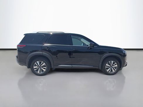 Used 2025 Nissan Pathfinder SL AWD/4WD image 6