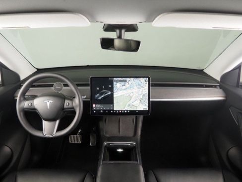 Used 2021 Tesla Model Y Long Range AWD/4WD image 3