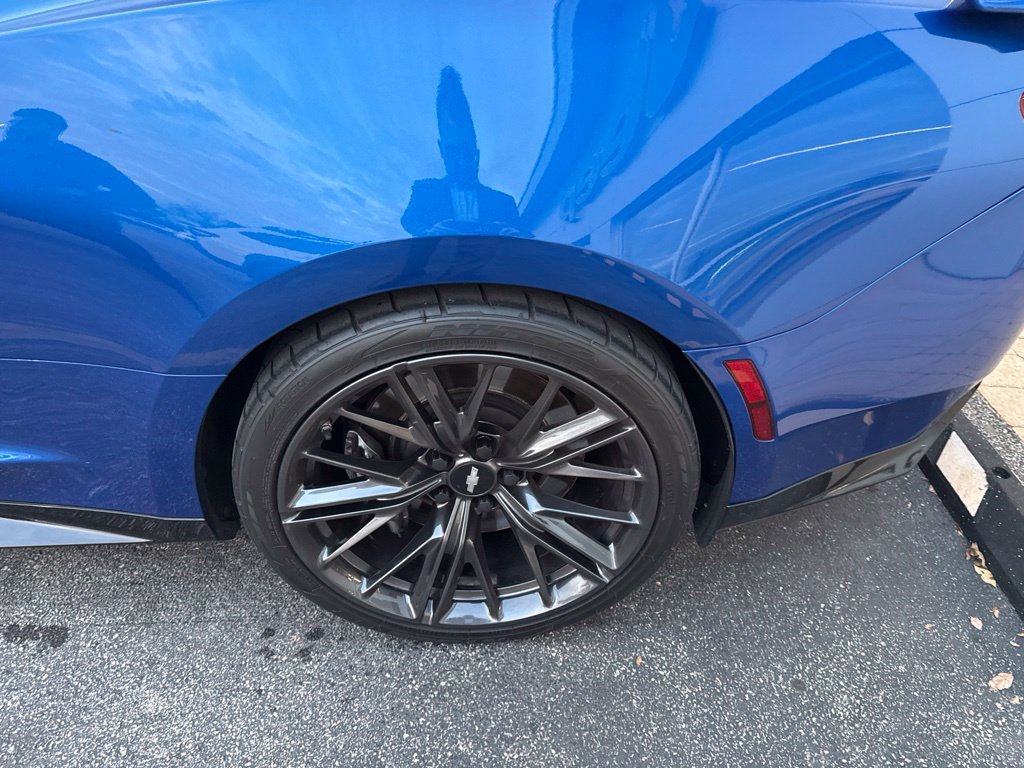 Used 2018 Chevrolet Camaro ZL1 RWD image 14