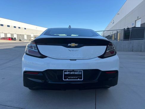 Used 2017 Chevrolet Volt LT FWD image 3