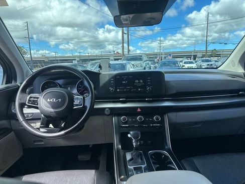 Used 2024 Kia Carnival LX image 14