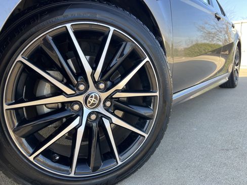 Used 2021 Toyota Camry SE w/ Convenience Package image 15