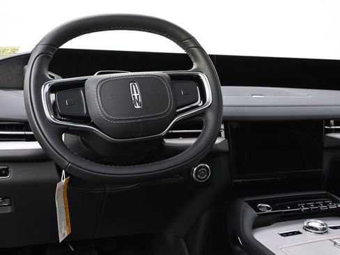 New 2025 Lincoln Navigator Reserve w/ Jet Appearance Package image 12
