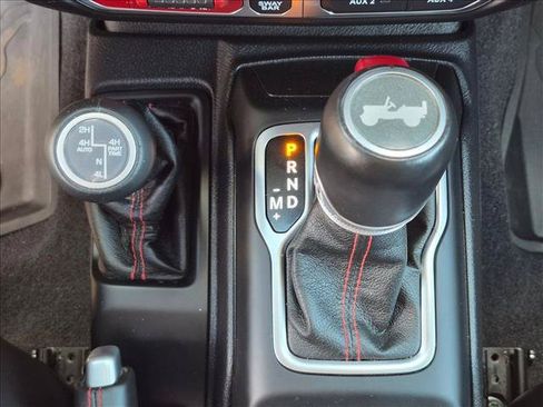 Used 2021 Jeep Wrangler Rubicon AWD/4WD image 11