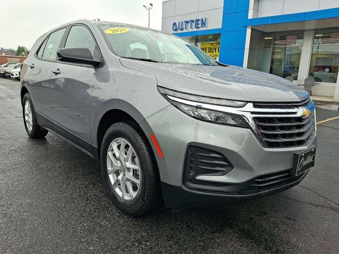 Used 2023 Chevrolet Equinox LS AWD/4WD image 7